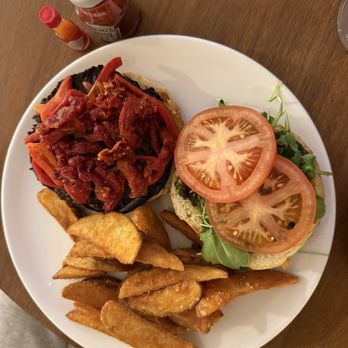 SeventyOne - Porta "Betta" Bella burger - American Near Me - Snowbird, Utah