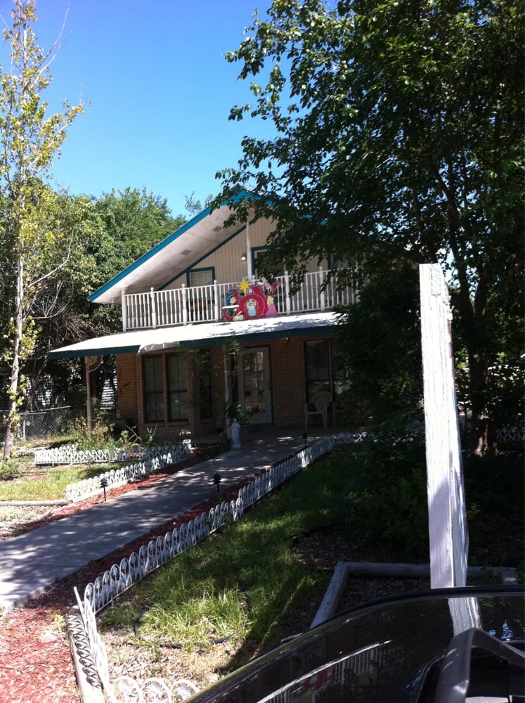 LEONA STREET HOLDINGS I Updated October 2024 119 E Leona St, Uvalde