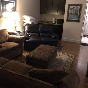Bella Paradiso - More living room and the other kitchenette - Vacation Rentals Near Me - Eureka Springs, Arkansas Bella Paradiso - More living room and the other kitchenette - Vacation Rentals Near Me - Eureka Springs, Arkansas