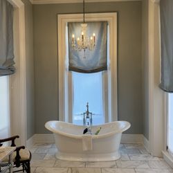 The James Lee House - Soaking tub in the Lee Suite bathroom