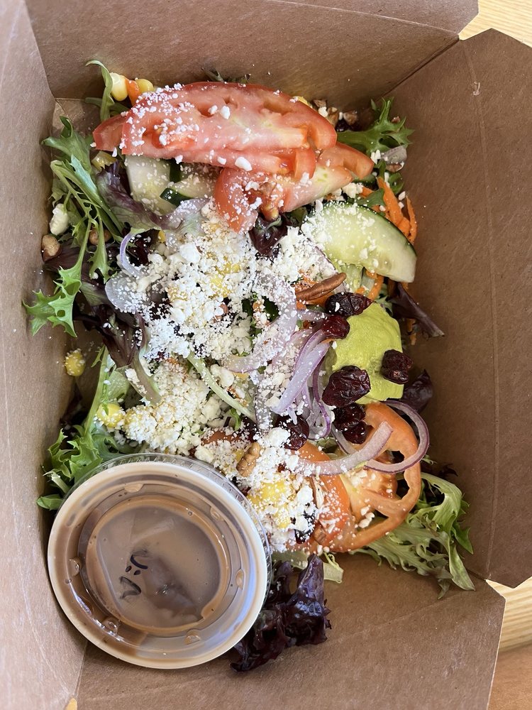 B Bakes Deli & Cakes Logo