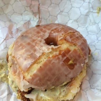 Do-Rite Donuts & Chicken - Fried chicken on a vanilla glazed donut. So fresh and delicious. Only in Chicago! - Donuts Near Me - Chicago, Illinois Do-Rite Donuts & Chicken - Fried chicken on a vanilla glazed donut. So fresh and delicious. Only in Chicago! - Donuts Near Me - Chicago, Illinois