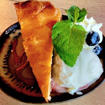 Strand 22 - Apple Pie with Frozen Yoghurt at Strand 22 - Restaurants Near Me - Almere, Florida Strand 22 - Apple Pie with Frozen Yoghurt at Strand 22 - Restaurants Near Me - Almere, Florida