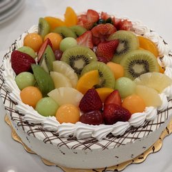 Maxim's Bakery - Fresh fruit cake