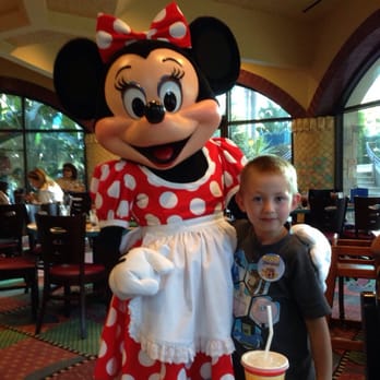 Goofy's Kitchen - Minnie and Harley - American Near Me - Anaheim, California