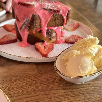 Madres Brunch - Manhattan French Toast - Breakfast & Brunch Near Me - Placentia, California