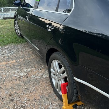 Long Cove Resort - A paying guest's car was locked. - Resorts Near Me - Charlotte, North Carolina