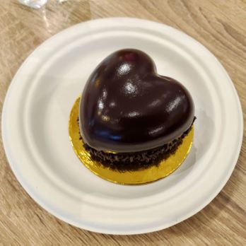 Ficelle Bakery - Belgian chocolate mousse - Bakeries Near Me - Miami, Florida
