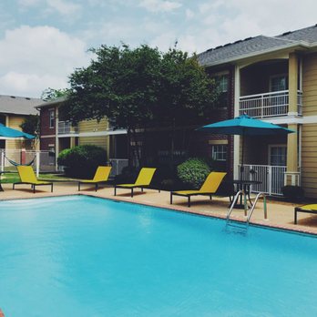University Edge Waco - One of the courtyard style pools - Apartments Near Me - Waco, Texas