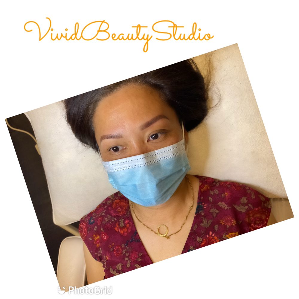 Vivid Beauty Studio Logo