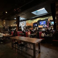 Twisted Oak Tavern - Main room