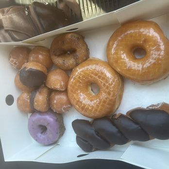 Randy's Donuts - Donuts Near Me - Inglewood, California