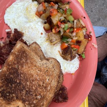 Pauline's - 3 Eggs & Corned Beef Hash - Diners Near Me - Chicago, Illinois