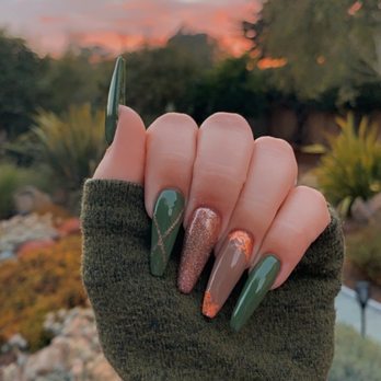 ILLUM Nail Arts - Nail Technicians Near Me - Santa Cruz, California