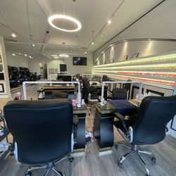 Polished - Inside of salon