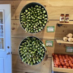 Arnold Farms - Cute way to display corn