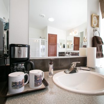 The Bears Den B&B - Bed & Breakfast Near Me - Page, Arizona