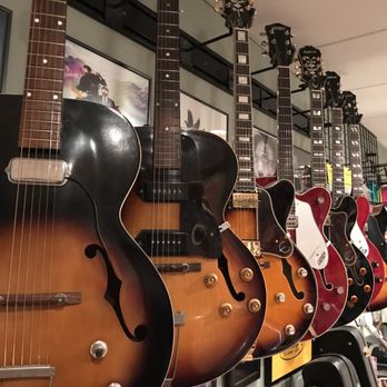 Revolution Music - Musical Instruments & Teachers Near Me - Elmhurst, Illinois