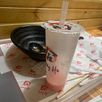 Gung Ho - Tulsa - Smoothie and empty bowl of spicy Miso Ramen - Bubble Tea Near Me - Tulsa, Oklahoma