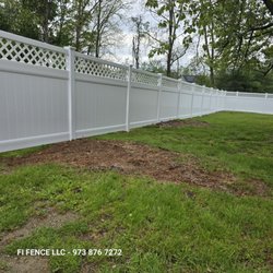 F & I Fence - Elegant vinyl privacy fence finished with decorative lattice