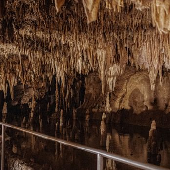 Meramec Caverns - Tours Near Me - Sullivan, Missouri Meramec Caverns - Tours Near Me - Sullivan, Missouri