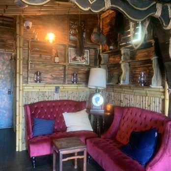Wilfred's Lounge - Lounge upstairs - Hawaiian Near Me - Napa, California