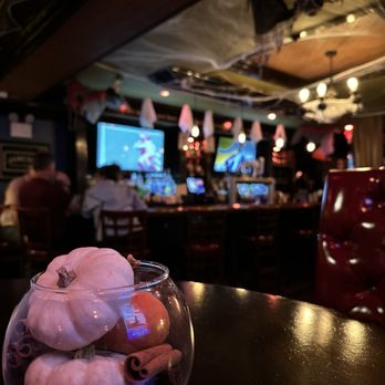 Wolfe Tone's - Cute table decorations - Irish Near Me - New York, New York