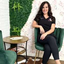 Derma Lounge