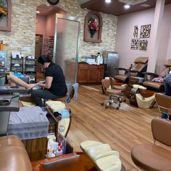 Beyond Nails & Spa - Cute waterfall divider in front of the restroom/storage area. - Nail Salons Near Me - Elgin, Texas Beyond Nails & Spa - Cute waterfall divider in front of the restroom/storage area. - Nail Salons Near Me - Elgin, Texas