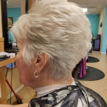 Salon 18 - Nice short layer style. - Hair Salons Near Me - Scottsdale, Arizona Salon 18 - Nice short layer style. - Hair Salons Near Me - Scottsdale, Arizona