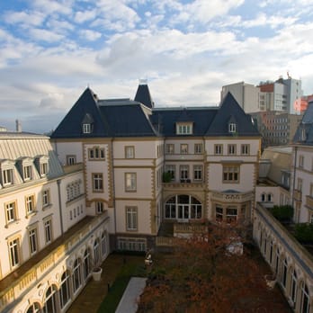 Villa Kennedy - Innenhof der Villa Kennedy - Hotels Near Me - Frankfurt, HE Villa Kennedy - Innenhof der Villa Kennedy - Hotels Near Me - Frankfurt, HE