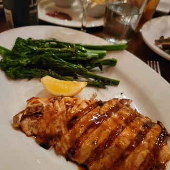 Crosby's Kitchen - Salmon and broccolini - American Near Me - Chicago, Illinois