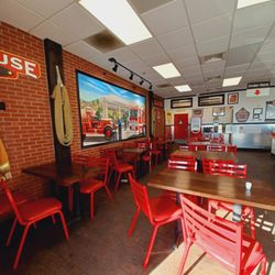 Firehouse Subs - Interior dining area
