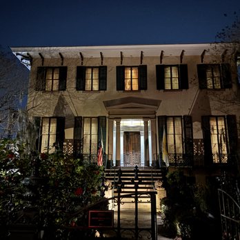 Ghosts & Gravestones - Historical Tours Near Me - Savannah, Georgia Ghosts & Gravestones - Historical Tours Near Me - Savannah, Georgia