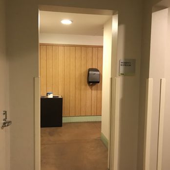 Denver Botanic Gardens - Women's restroom - Botanical Gardens Near Me - Denver, Colorado