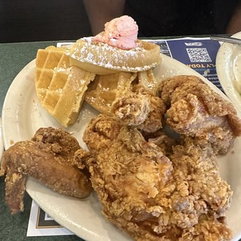 Metro Diner - Fried Chicken & Waffle - Breakfast & Brunch Near Me - Jacksonville, Florida Metro Diner - Fried Chicken & Waffle - Breakfast & Brunch Near Me - Jacksonville, Florida