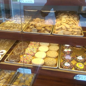 B & W Bakery - There low on cookies but they got my rainbow cake cookies :-) - Bakeries Near Me - Hackensack, New Jersey