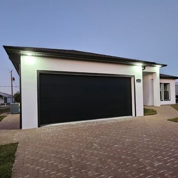 Deluxe Garage Doors - Garage Door Services Near Me - Englewood, Florida Deluxe Garage Doors - Garage Door Services Near Me - Englewood, Florida
