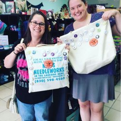 Unraveled-The Chic Yarn Boutique - Happy Customers during the Yarn Crawl!