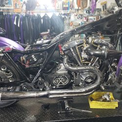Pote's Custom Cycles - this is a shovel head  i built  a few years ago  so i took motor out and put ina 1989 fxr frame   bike runs like new   purple power