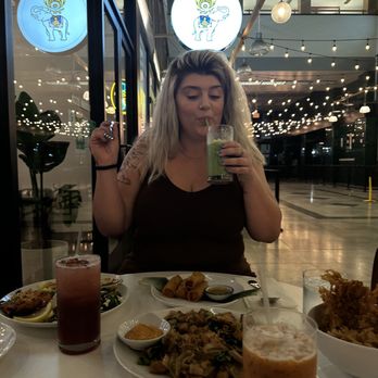 White Elephant - The Sweet cream green tea is addicting! - Thai Near Me - Los Angeles, California