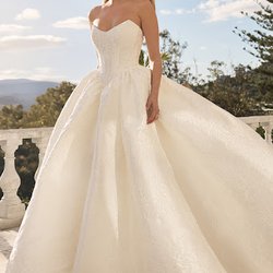 Fifi's Bridal & Custom Tailoring