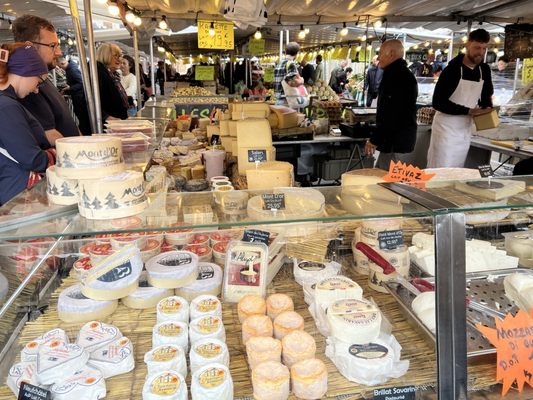Notre-Dame Market by null
