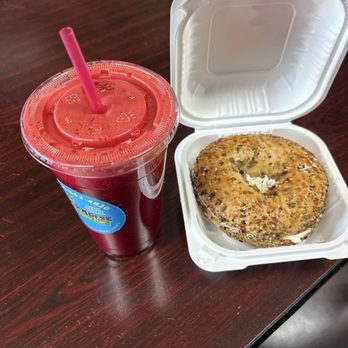 Paradise Juice Bar - Bagel with cream cheese and pink passion juice. - Bagels Near Me - Santa Maria, California Paradise Juice Bar - Bagel with cream cheese and pink passion juice. - Bagels Near Me - Santa Maria, California