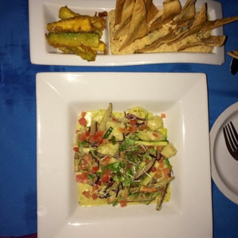 Bili Restaurant - Hummus with pita and yukka pasta with cheesy cilantro sauce and veggies - Caribbean Near Me - Vieques, Puerto Rico