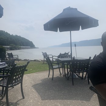 Half Moon - New American Near Me - Dobbs Ferry, New York