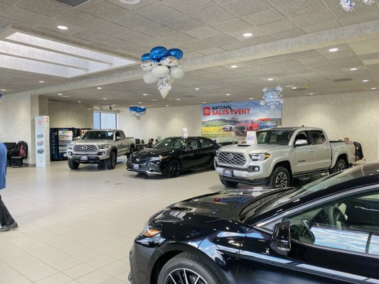 TOYOTA UNIVERSE - Updated July 2025 - 111 Photos & 541 Reviews - 1485