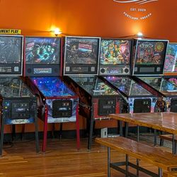 Humdinger Pizza - Pinball offerings seem to get bigger every time I visit