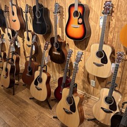 Chicago Music Store - Acoustic guitars