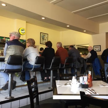 Christie's - Counter seating - Breakfast & Brunch Near Me - Burlingame, California Christie's - Counter seating - Breakfast & Brunch Near Me - Burlingame, California